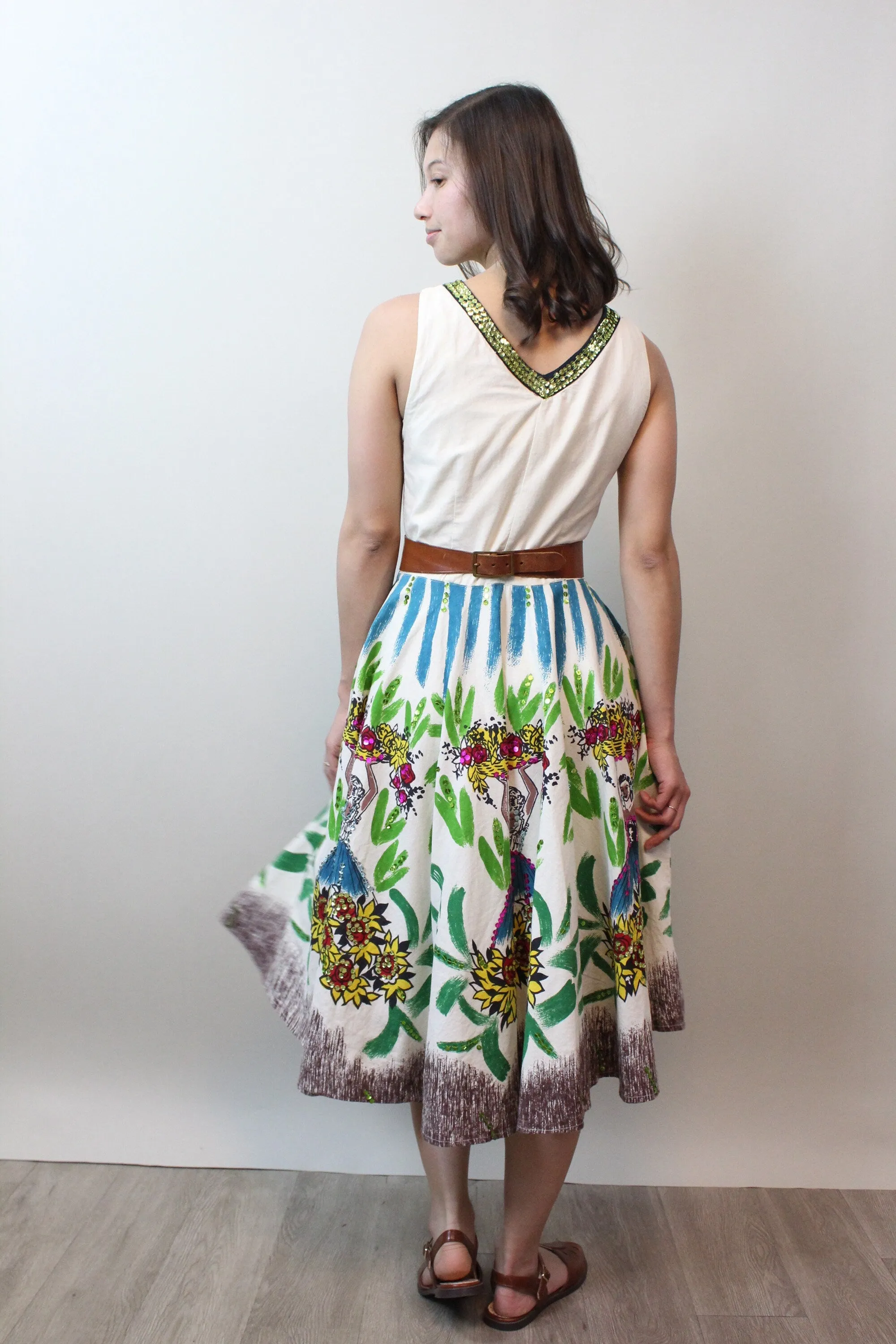 1990s does 1950s WOMEN with BASKETS cotton dress xs | new spring