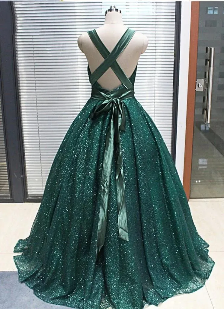 2024 Hot Green Sequined Prom Dresses Long V Neck Ball Gown Quinceanera Dresses