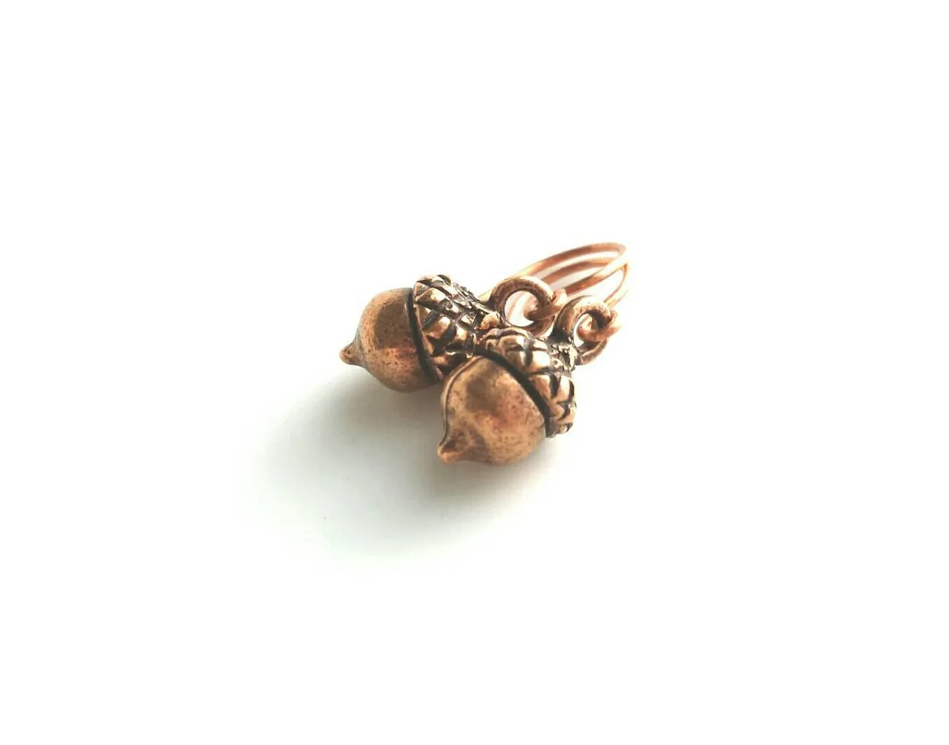 Acorn Earrings, antique copper earring, small acorn dangles, acorn charms, squirrel earring, rustic acorns, oxidized dark copper autumn fall