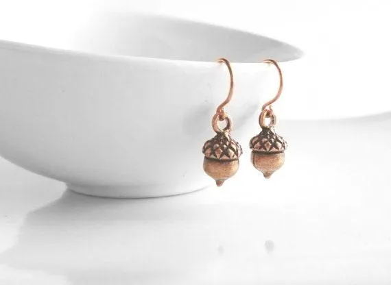 Acorn Earrings, antique copper earring, small acorn dangles, acorn charms, squirrel earring, rustic acorns, oxidized dark copper autumn fall