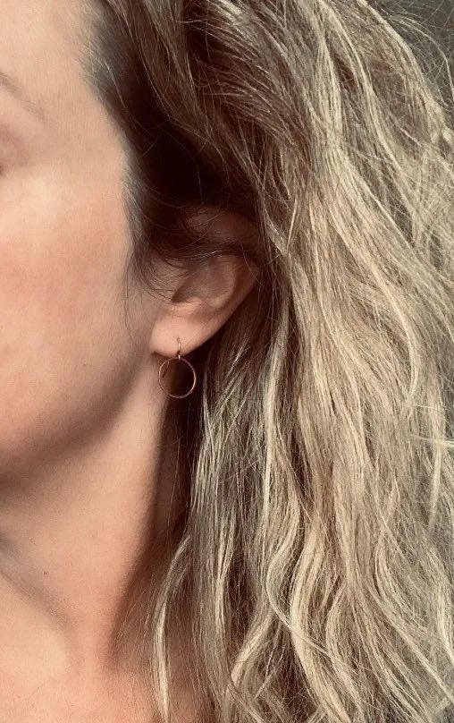 Copper Circle Earrings, small circle earring, antique copper circle earring, thin circle earring, simple copper earring, copper hoop earring
