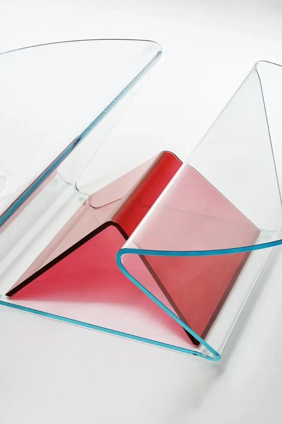 Plissé Low Glass Table