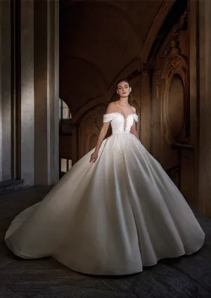 Pronovias Privee: Emerlad