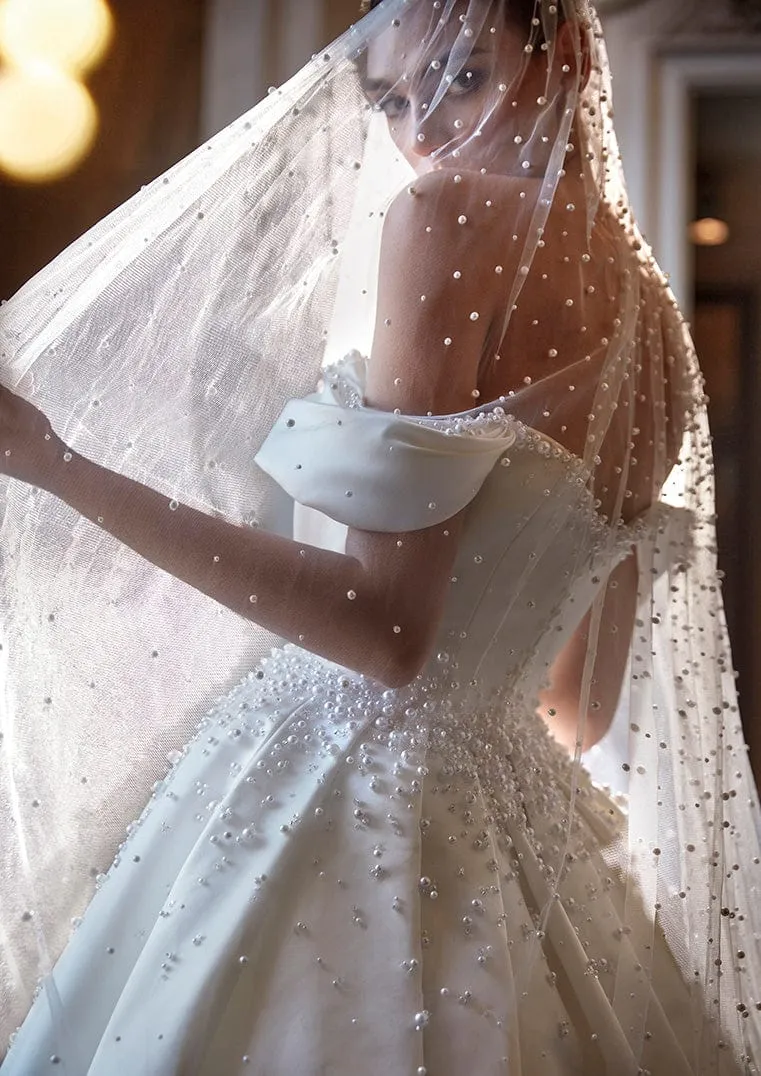 Pronovias Privee: Emerlad