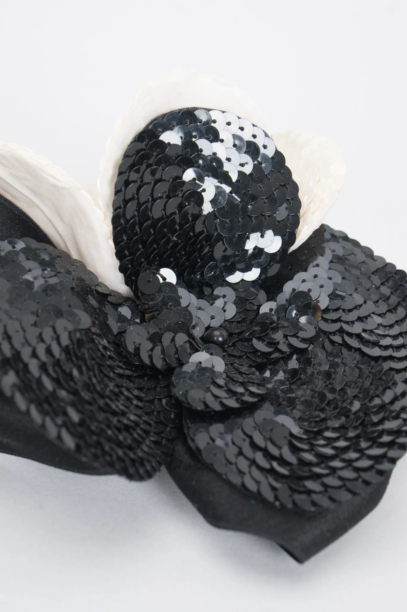 Sequin Camellia Haircomb