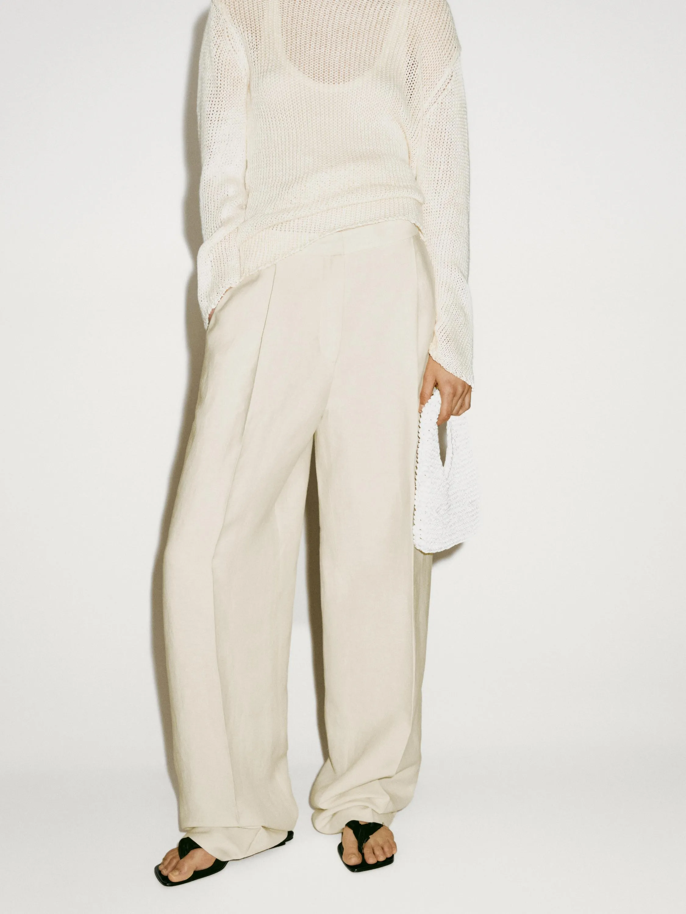 Trousers with dart detail