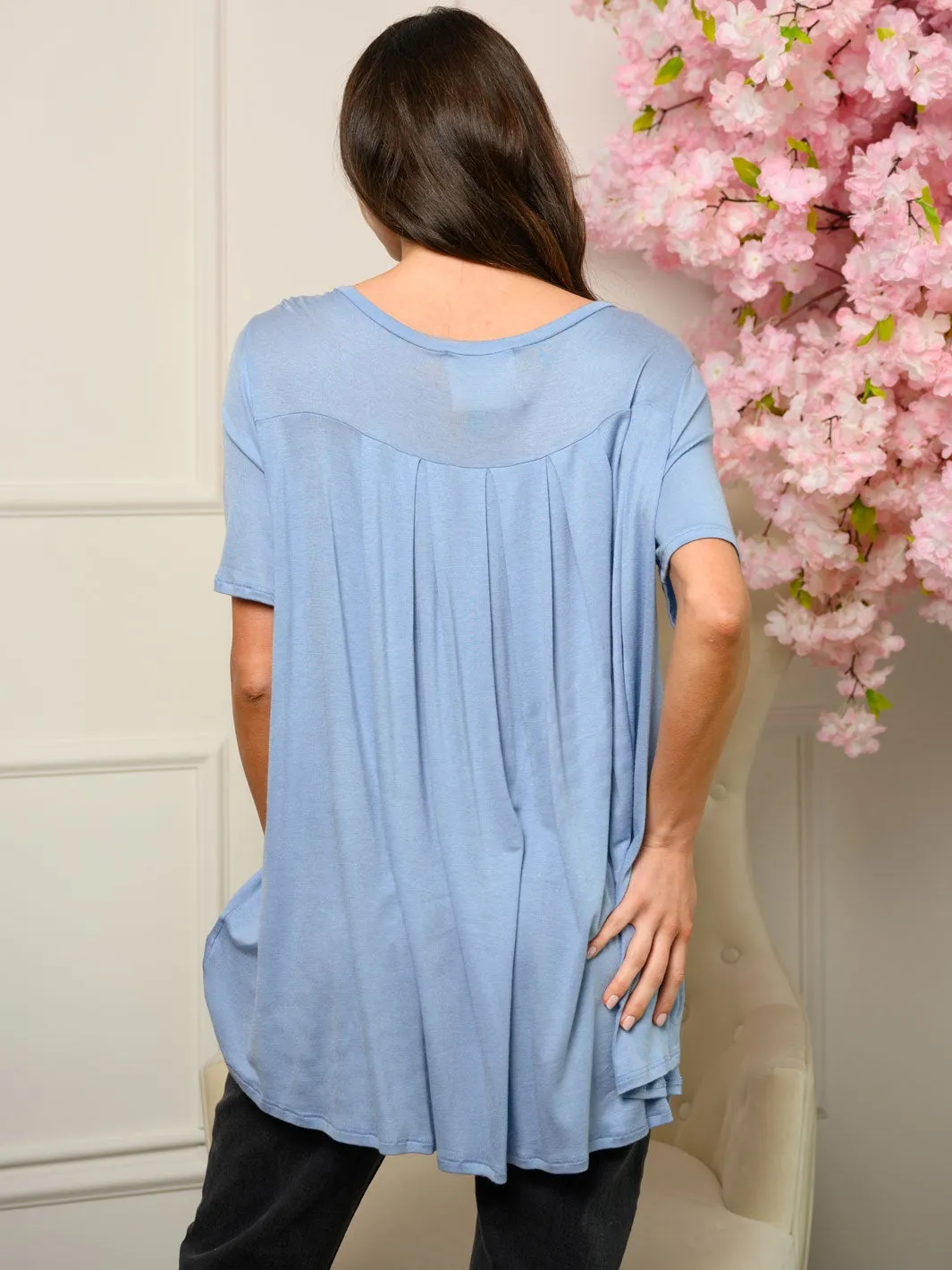 WOMEN'S SHORT RUFFLE SLEEVE PLEATED BACK TOP