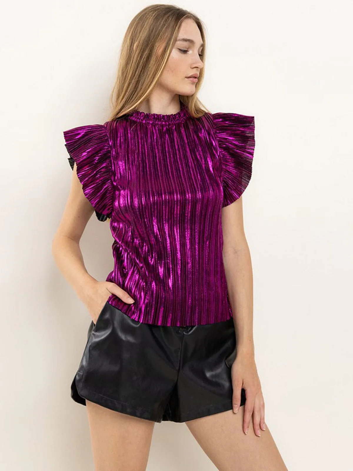 WOMEN'S SHORT SLEEVE PLEATED SHIMMER DETAILED BLOUSE TOP